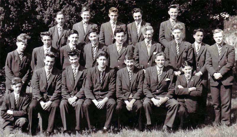 Class Photo 2 1956.jpg - John Davies, Alan Brown, ?. Chris Valberg, Ian Cunning.Nigel Smith, Laurence Cassidy, Bruce Laidlaw, George Powell, Michael Bergin, Robin Smith, Ken Somerville, Shane Campbell, James Clark Peter Barry, Eric Archibald, ?, Ricardo Macari, Des Anderson?, Antony Thane, Kenneth Kerr About 1956?